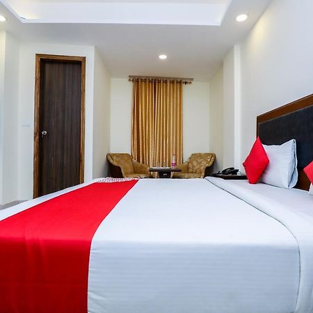 Hotel Moreton Igi Airport 뉴델리 외부 사진