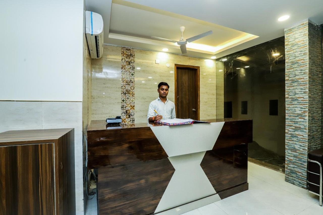 Hotel Moreton Igi Airport 뉴델리 외부 사진