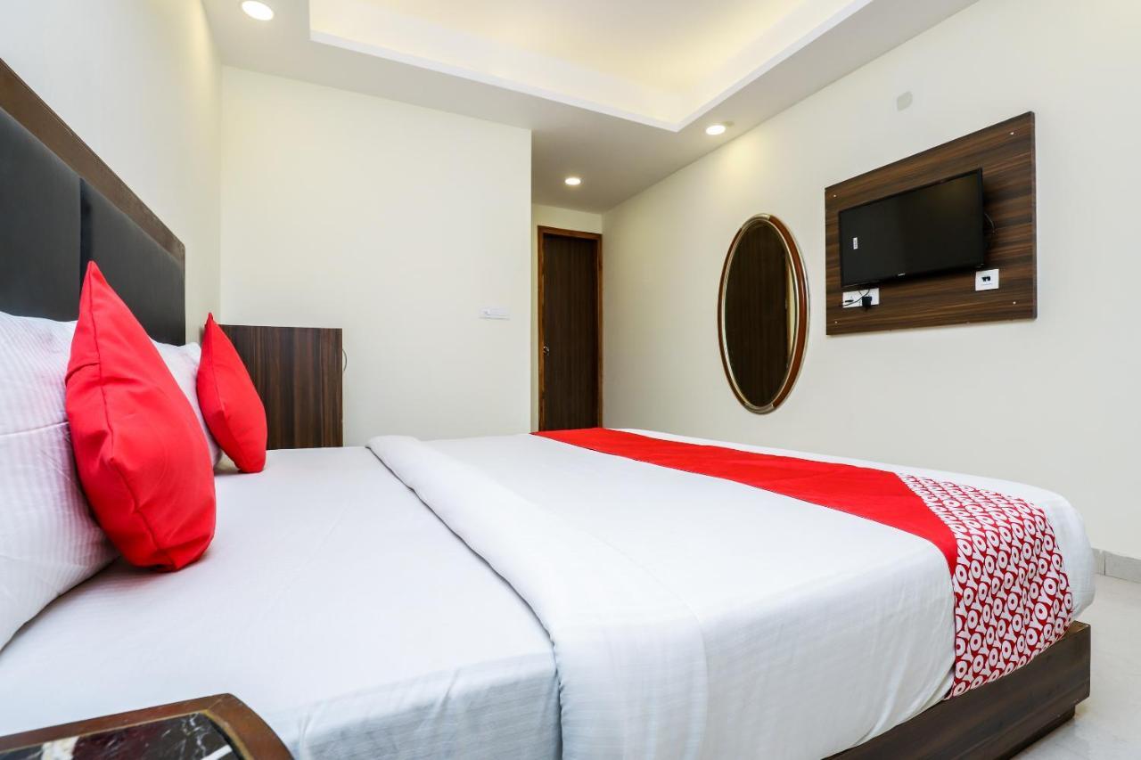 Hotel Moreton Igi Airport 뉴델리 외부 사진