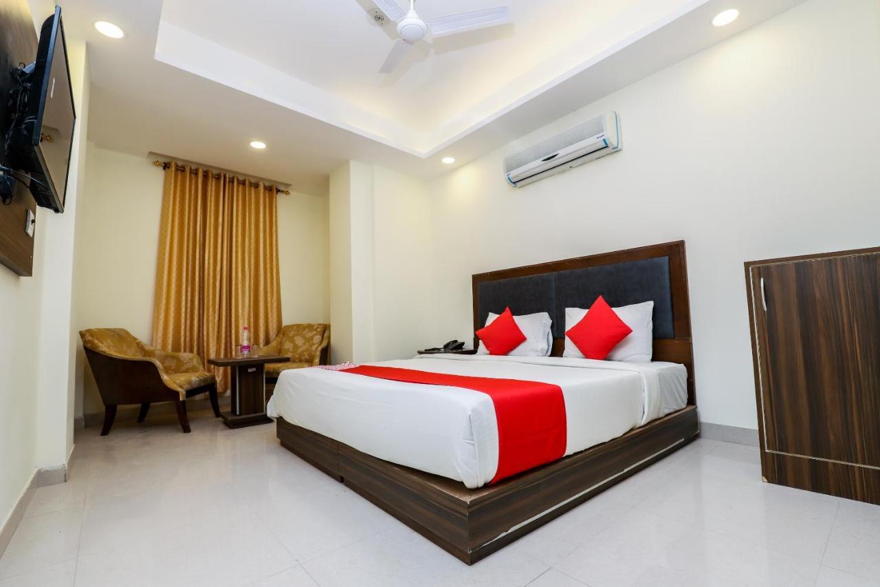 Hotel Moreton Igi Airport 뉴델리 외부 사진