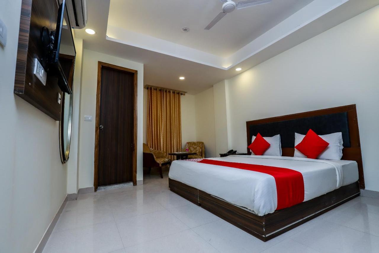 Hotel Moreton Igi Airport 뉴델리 외부 사진